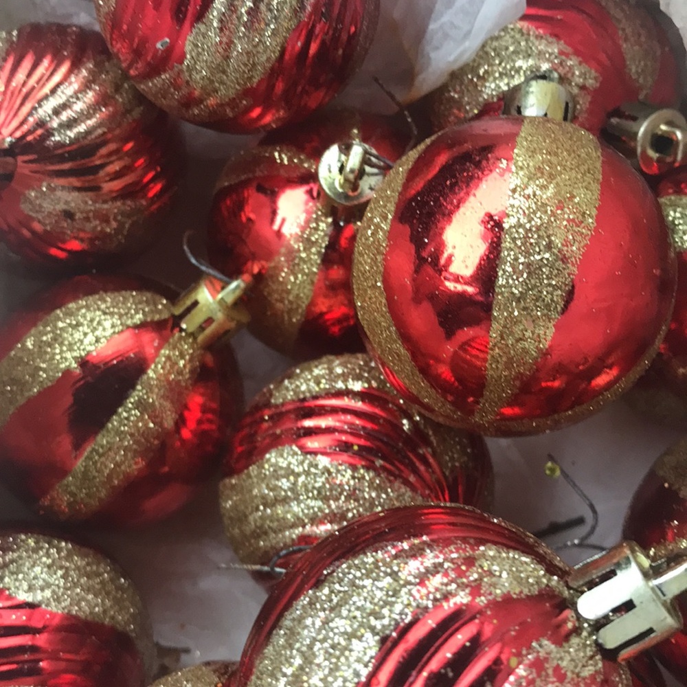 Gold & Red Christmas Ornaments - Set of 16 - Picture 6 of 8